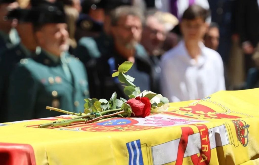 opinión la culpa de que un guardia civil muera...